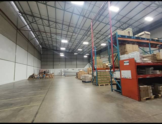 3,301M² WAREHOUSE TO LET IN NEW GERMANY